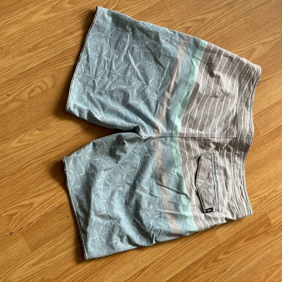 Vintage Vans Board Shorts (2013) - Picture 3 of 3